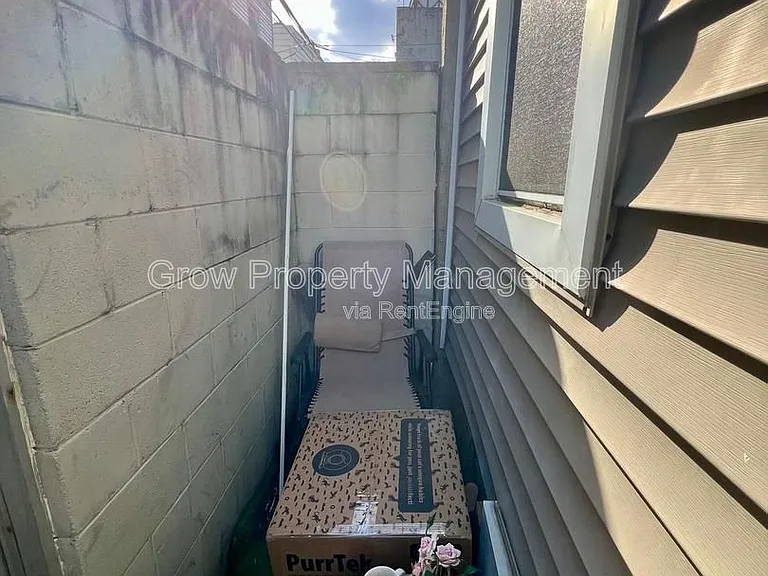 2441 S Philip St — Photo 22