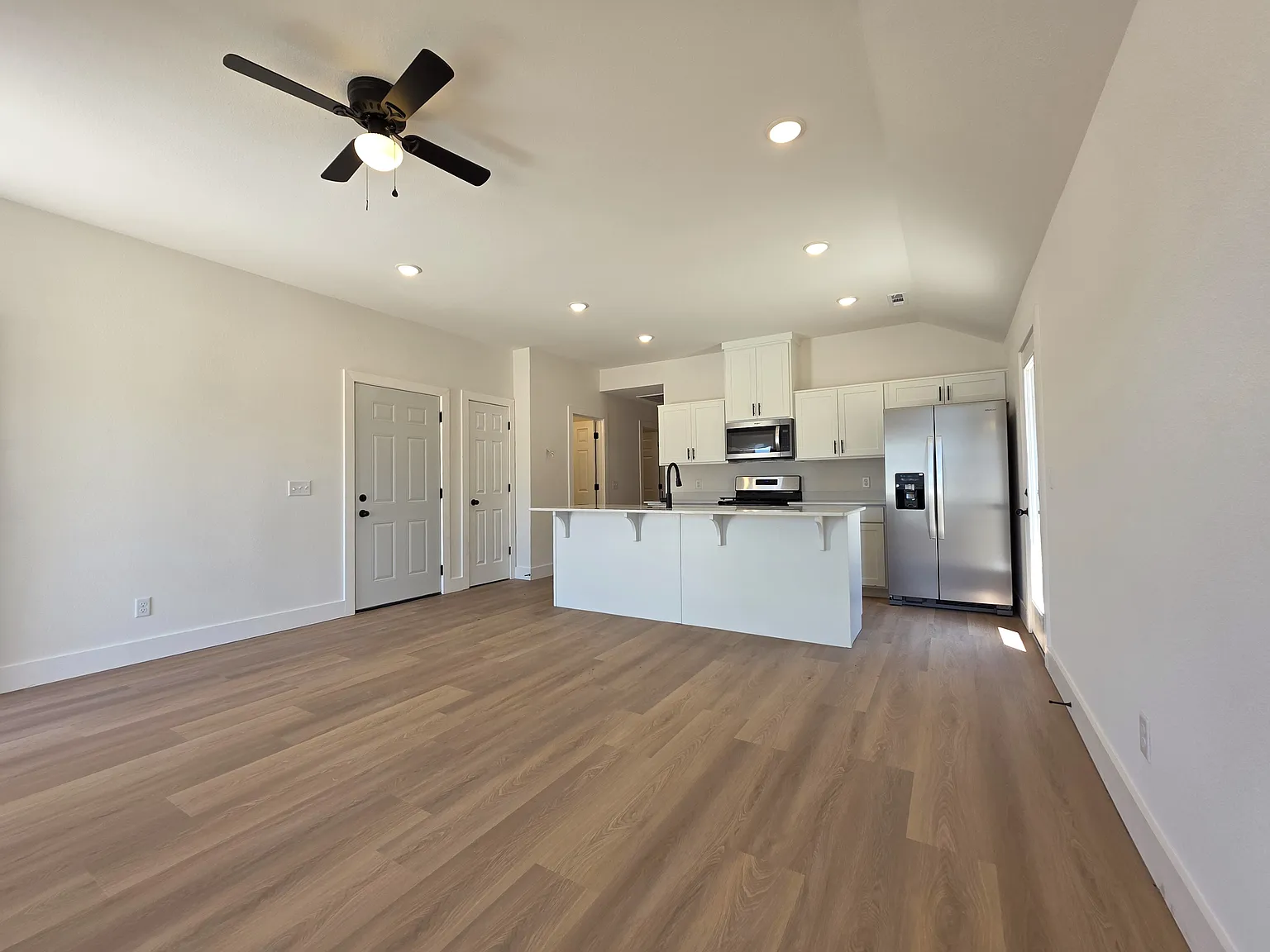 3 bed, 1256 sqft, $1,650 — Photo 4