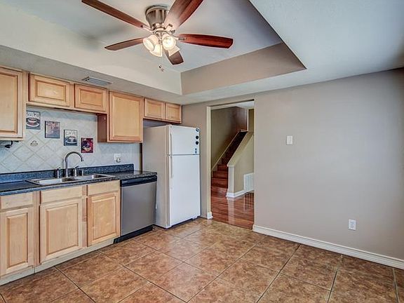 5th image of 4328 Foxglen Ln