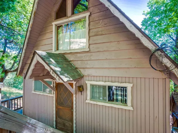 24796 Edelweiss Dr, Crestline, CA 92325