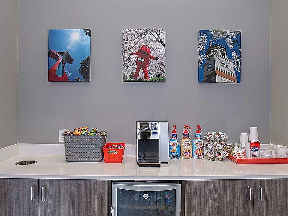 Refresh and rejuvenate in this stylishly equipped apartment corner.