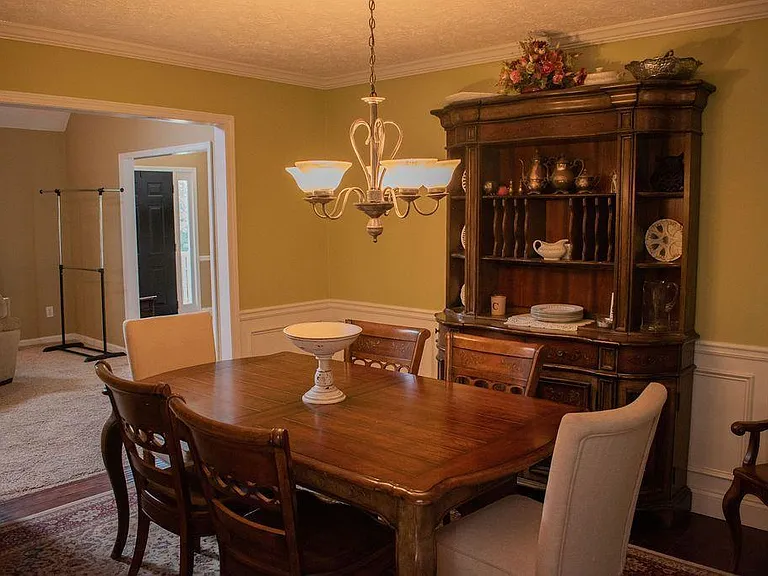1028 Queensbury Run — Photo 6