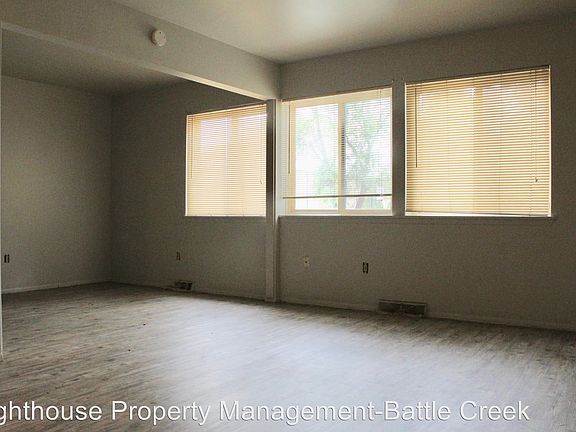 3rd image of 1302 Lakeview Ave APT 31