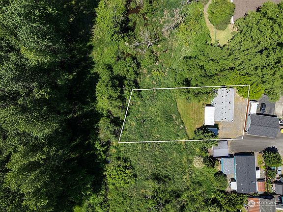 5th image of 916 Marion