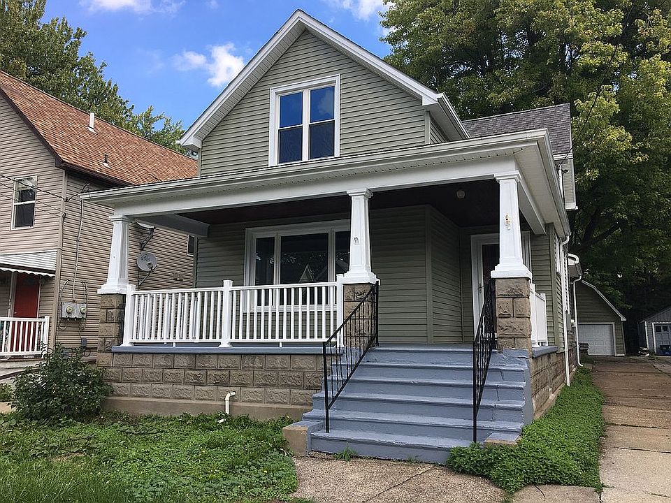 1st image of 121 William St
