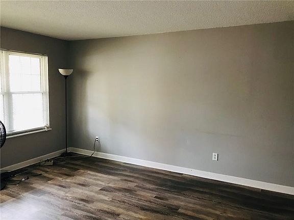3rd image of 7514 Hearthstone Way
