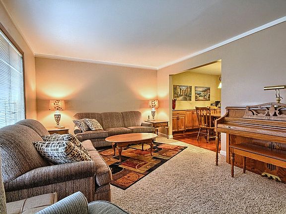 3rd image of 30443 Torry Ave