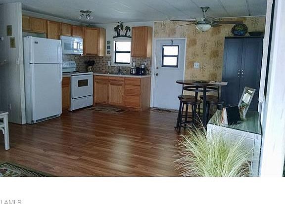 5th image of 635 Vista Dr