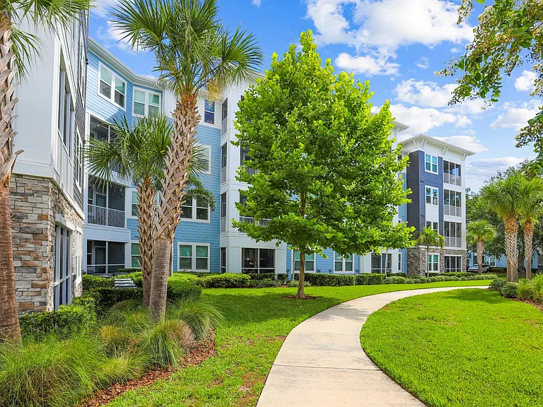 Dunedin Commons Apartments — Photo 16