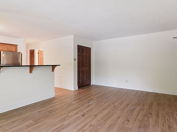 5th image of 2407 Hampshire Ave S APT 202
