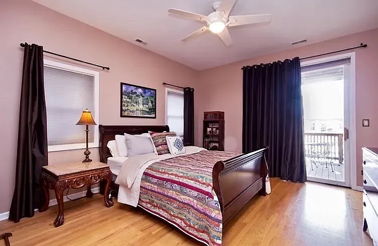 1639 N Oakley Ave #2 — Photo 6