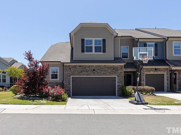 2nd image of 118 Rubrum Dr