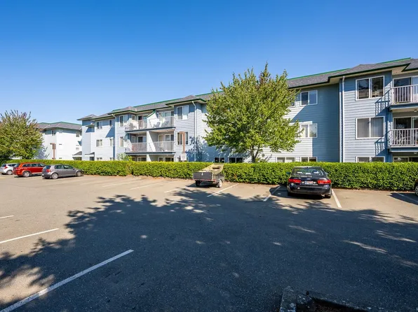 698 Aspen Rd #208A, Comox, BC V9M 3S9