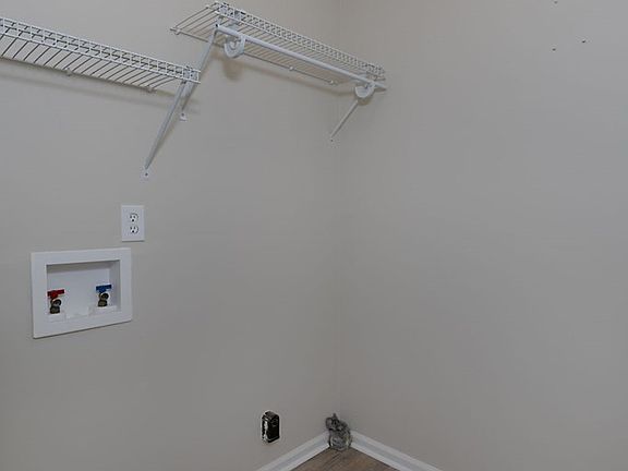 4th image of 2 Randall Ct