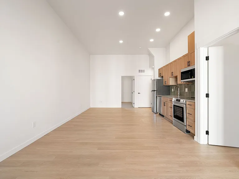 2515 SE 30th Ave — Photo 38