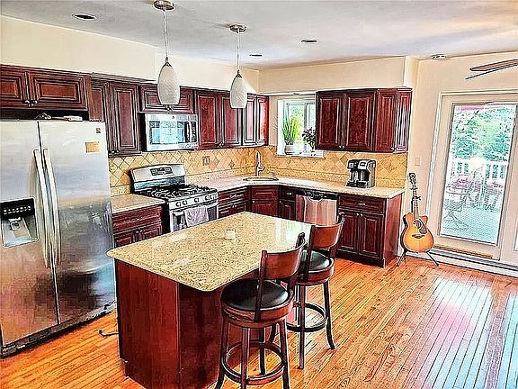 5th image of 267 Quincy Ave Floor 1