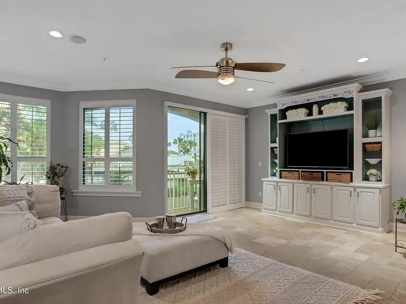 3 bed, 3.5 bath, 2444 sqft, $4,950 — Photo 3