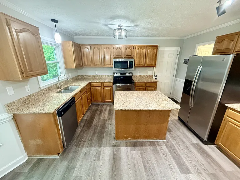 632 Bromsworth Trl — Photo 9