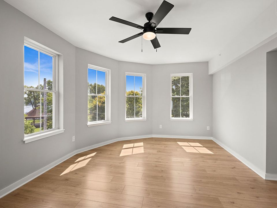 1st image of 14 Dock St #2E