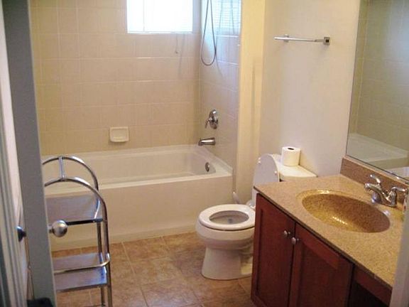 5th image of 1408 Flagstone Pl