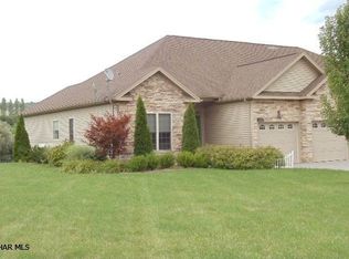 114 Augusta Dr, Hollidaysburg, PA 16648