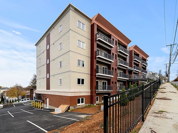 2nd image of 10 Franklin Ave #37