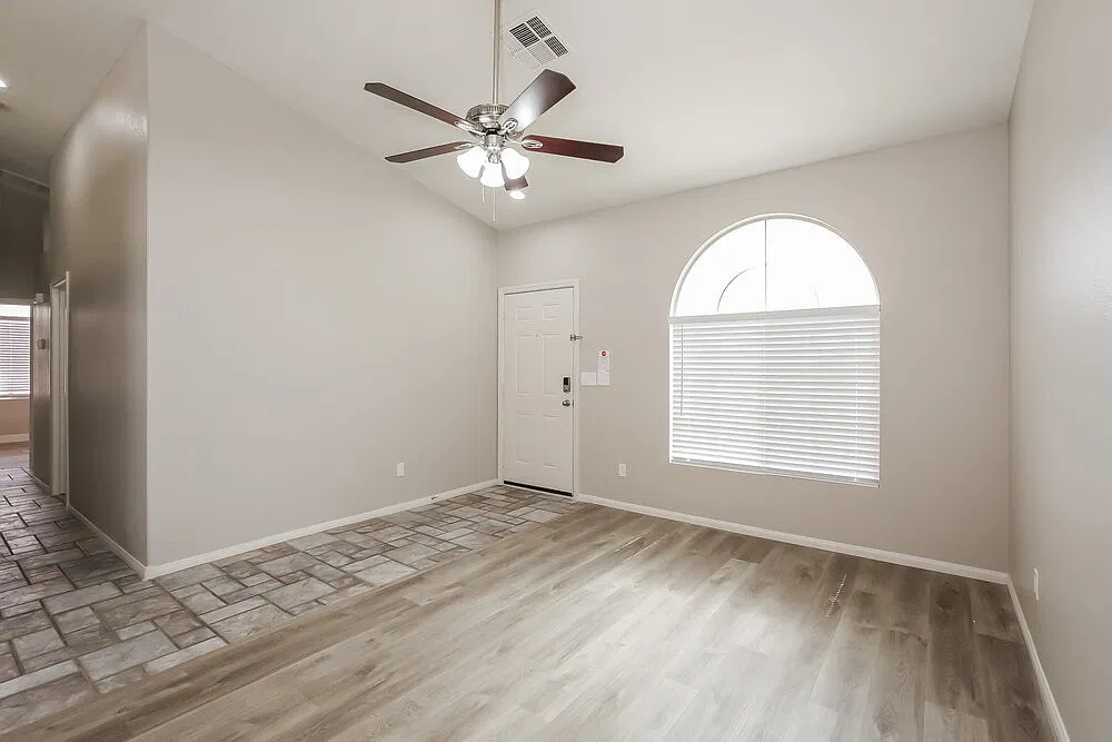 3 bed, 2.0 bath, 1340 sqft, $2,075 — Photo 3