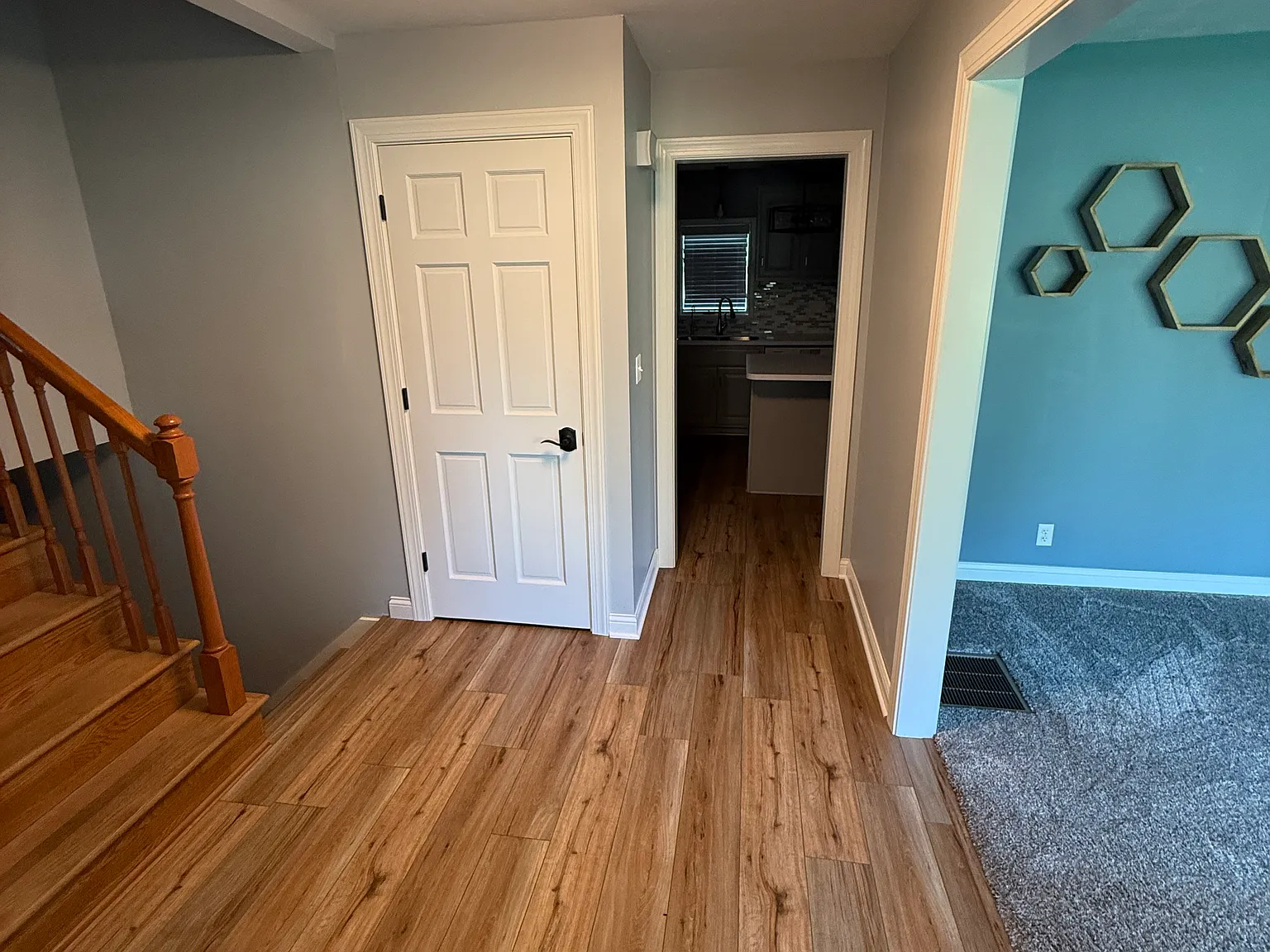 1147 N Penny Dr — Photo 3