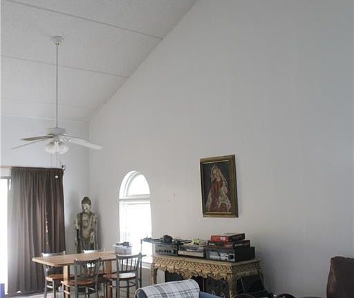 5th image of 111 E Morningside Dr #301