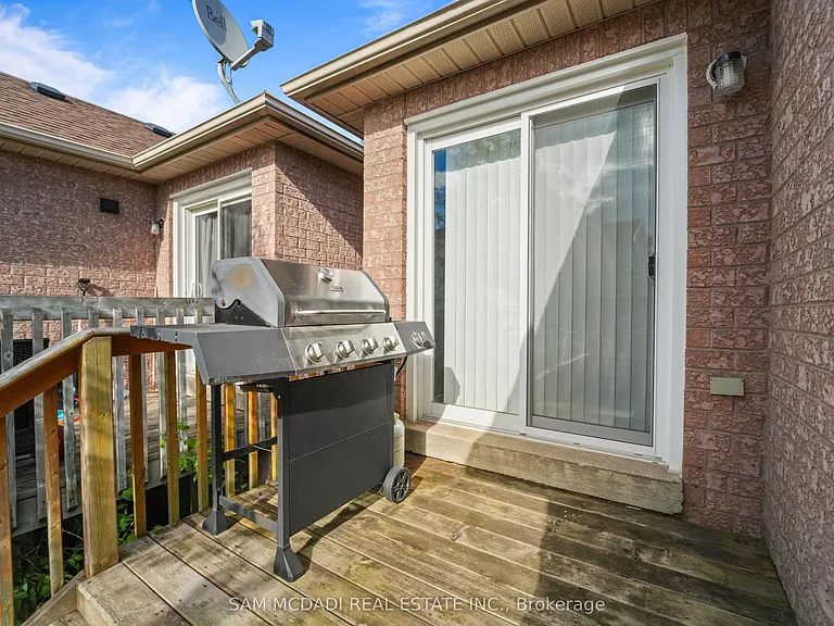 87 Rundle Cres — Photo 35
