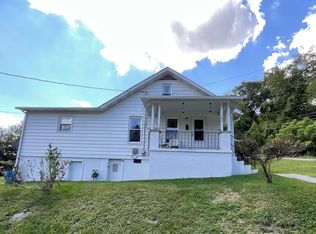 183 Spring St, Ronceverte, WV 24970