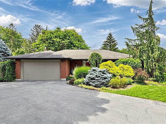 2nd image of 438 Lexington Rd