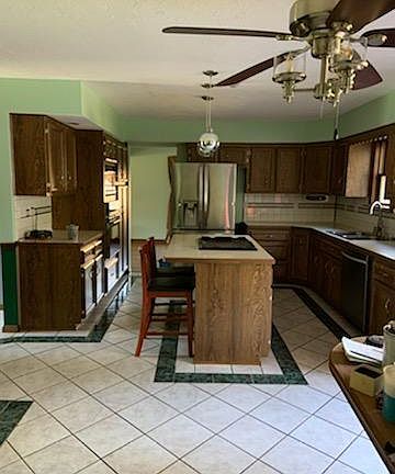 3rd image of 6379 Evergreen Dr