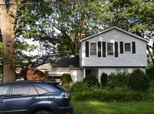 59 Deerfield Rd, Cranston, RI 02920