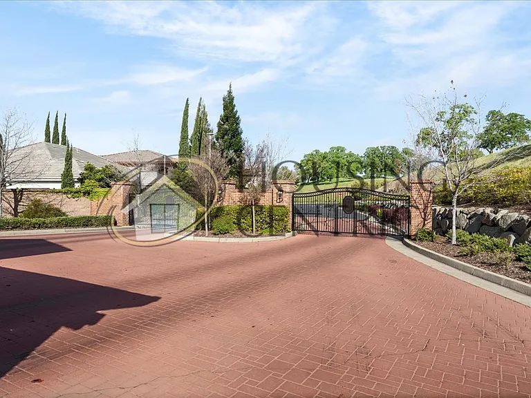 676 Glen Mady Way — Photo 99