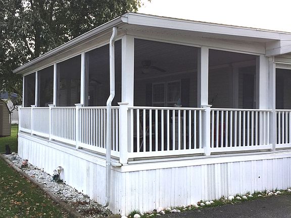 3rd image of 31694 Sycamore Ct