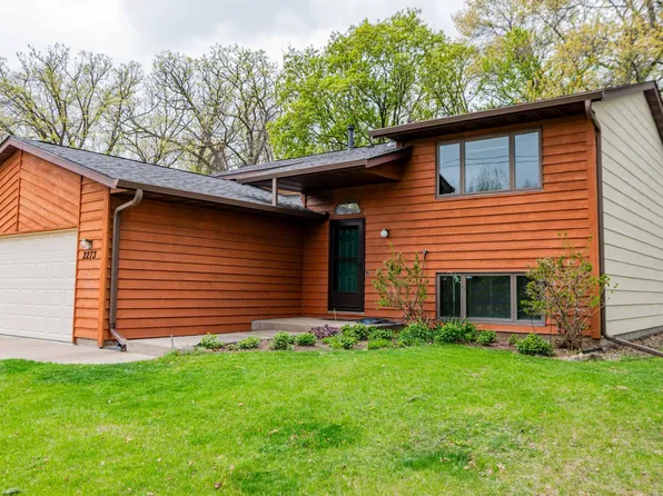 2273 6th St N, North Saint Paul, MN 55109