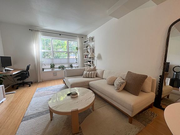 3rd image of 821 Folsom St