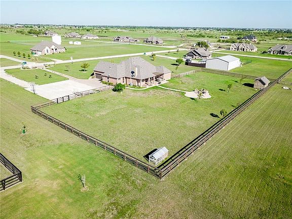 3rd image of 122 Petes Ln