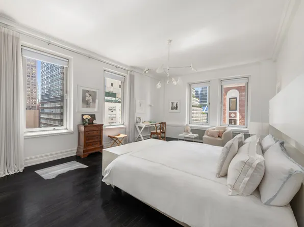 480 Park Avenue image 8 of 11