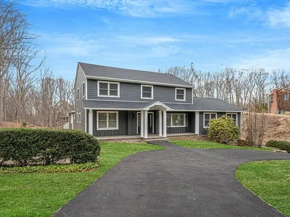 33 Brookfield Road, Northport, NY 11768