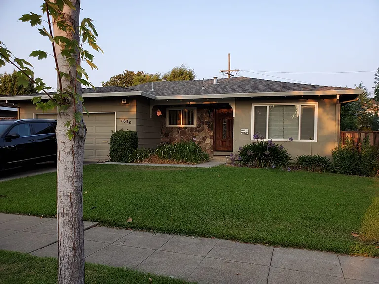 1620 Hervey Ln — Photo 4