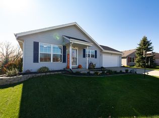 1079 Cleveland Ave, Hartford, WI 53027