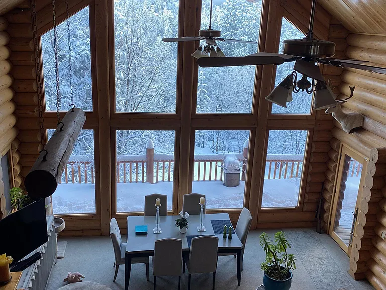 Beautiful Large Windows Living room and dining.