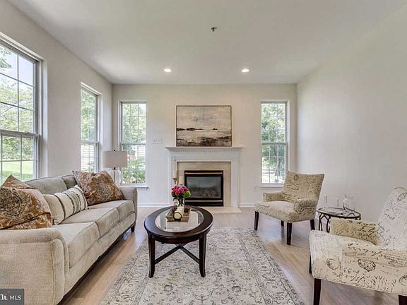 5th image of 3211 Altair Ln