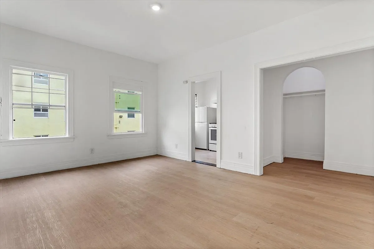 Studio, 435 sqft, $1,350 — Photo 3