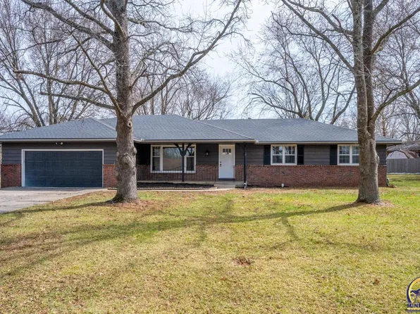 2422 SE Alexander Dr, Topeka, KS 66605