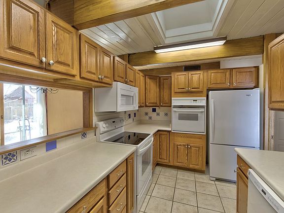 4th image of 1228 Fetterman Dr
