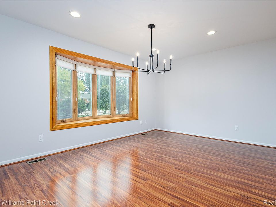 14271 Elgin St, photo 3