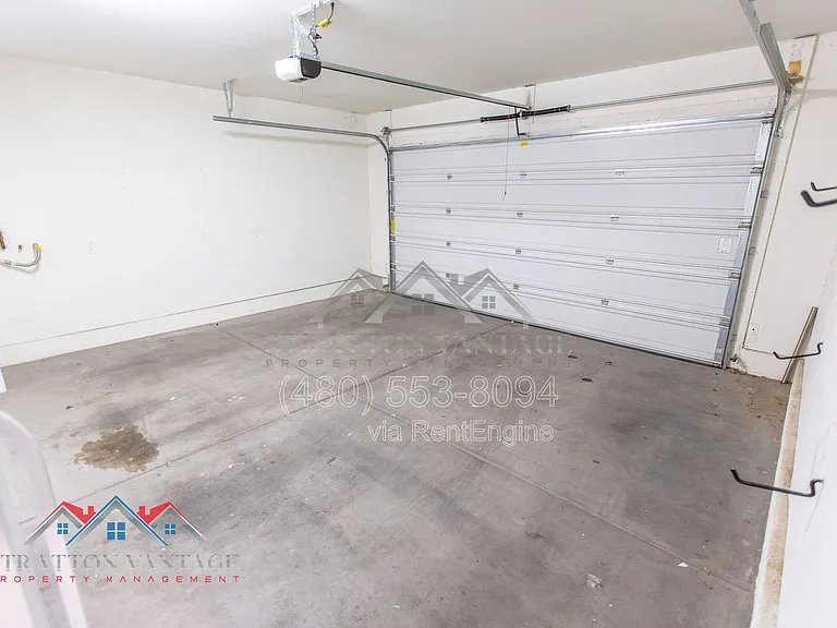 11689 N 166th Dr — Photo 14